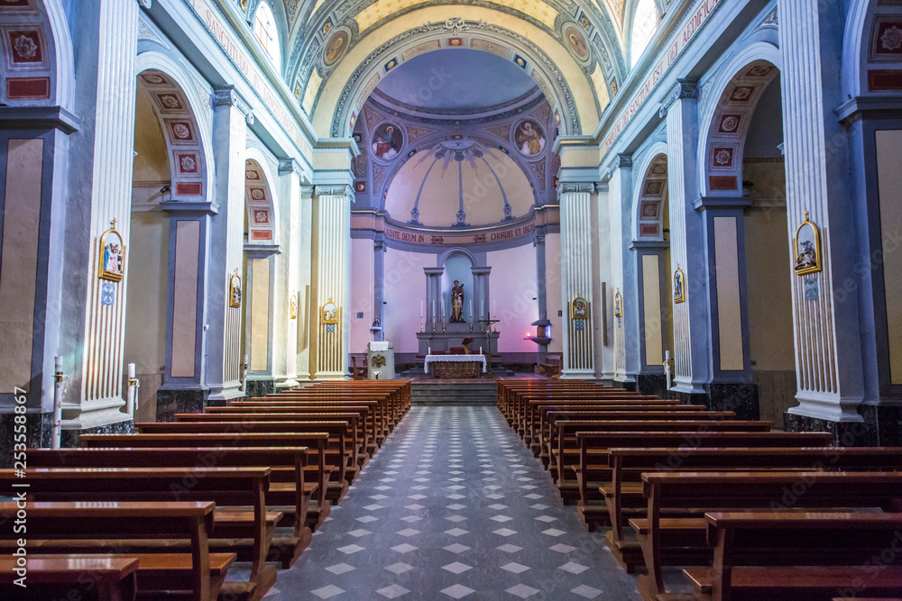 Interno Chiesa San Giorgio - Tresnuraghes - Sassari- Sardegna