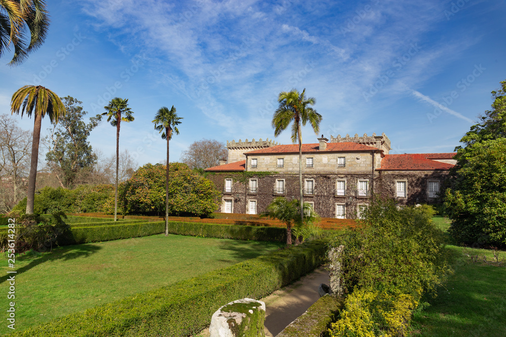 Fototapeta premium Country house Quiñones de León