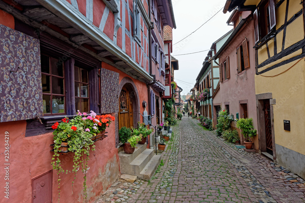 Village d'Eguisheim, Alsace, Haut-Rhin, Grand Est, France