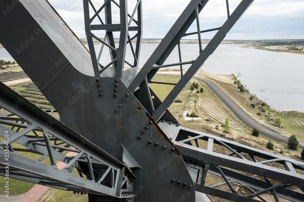 Fototapeta premium Abraumförderbrücke F60 im Braunkohletagebau