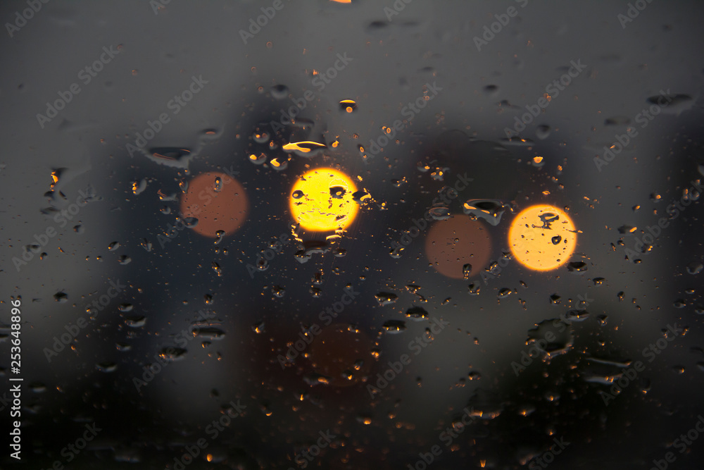 Fototapeta premium rozmyć wodę w szkle