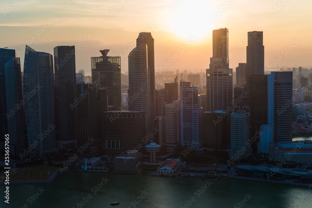 Fototapeta premium Singapore skyline city building snset sky cloud with Marina bay