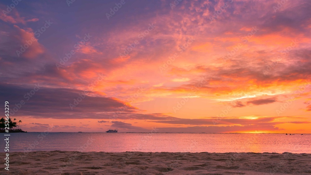 Gorgeous Sunset from Ala Moana Beach in Honolulu, Oahu, Hawaii Gorgeous Sunset from Ala Moana Beach in Honolulu, Oahu, Hawaii
