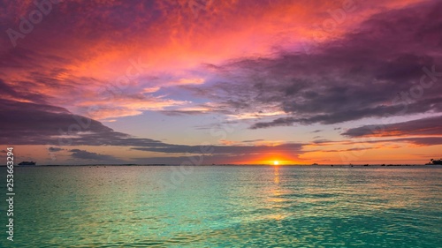фотографія Gorgeous Sunset from Ala Moana Beach in Honolulu, Oahu, Hawaii