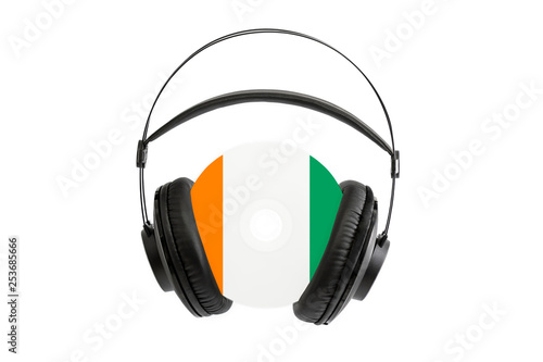 Photo of a headset with a CD with an Ivory Coast flag
