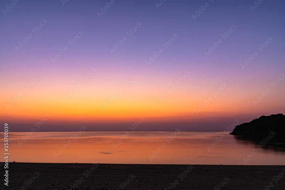 夕日の浜辺 夕日の浜辺