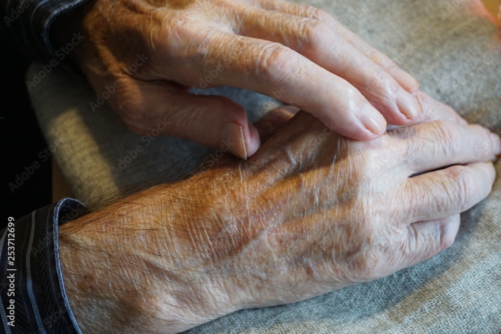 hands of a old  woman