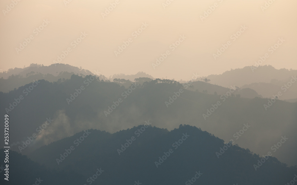 Fototapeta premium fog in the mountains