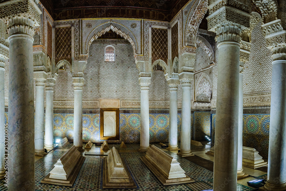 Obraz premium Columns in the Saadian Tombs in Marrakech, Morocco