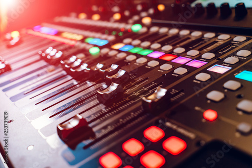 Canvas-taulu Professional concert mixing console