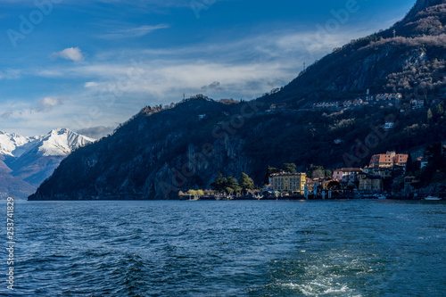 Fototapeta Naklejka Na Ścianę i Meble -  Italy, Bellagio, Lake Como,with a snow alps in the background