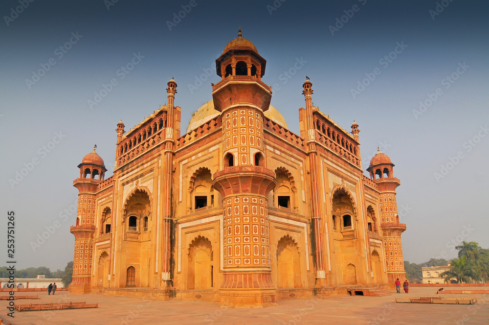  Tomb of Safdarjung, New Delhi, Delhi, India, Asia.