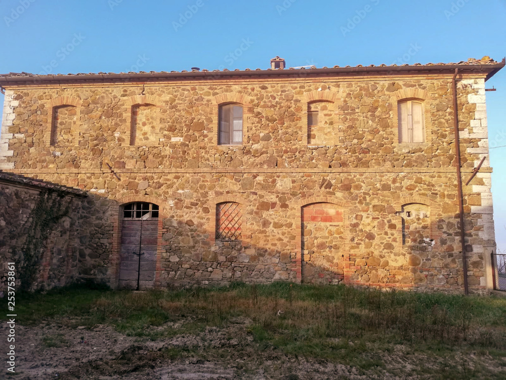 altes Bauwerk in der Toskana