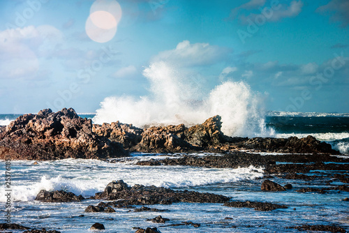 Canvas Print vagues se brisant sur les rochers