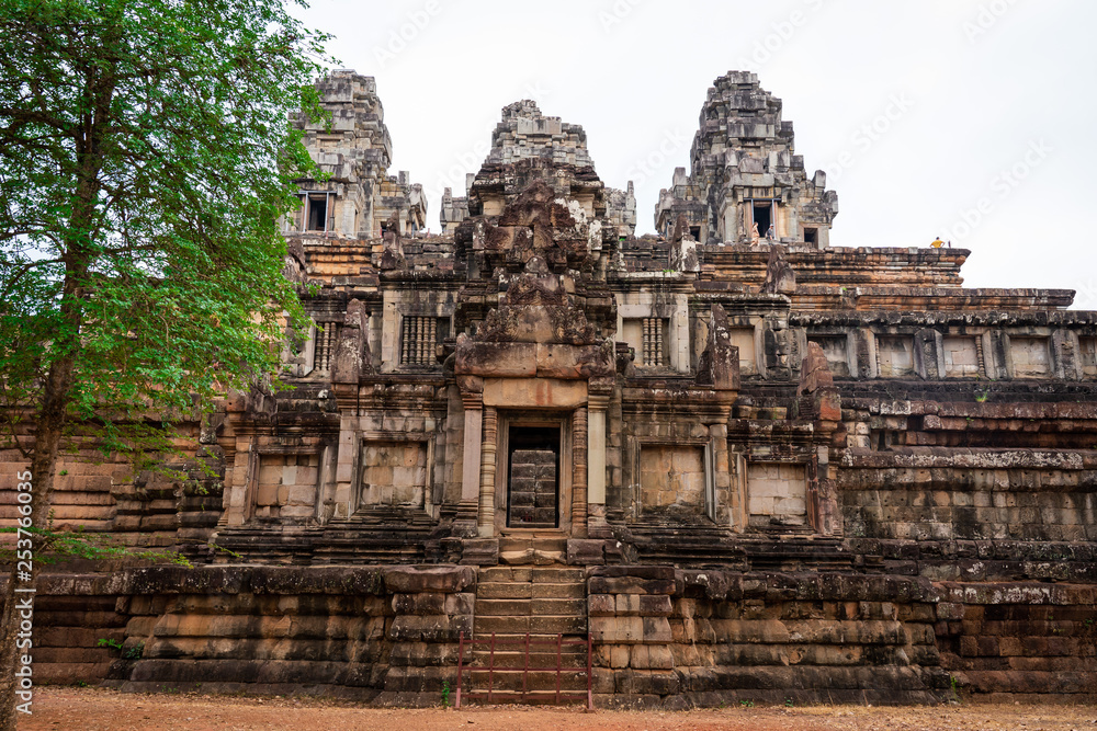 Gopuram (entrance) of the second enclosure wall of Ta Keo temple, Cambodia