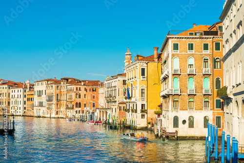 Fototapeta Naklejka Na Ścianę i Meble -  VENICE, ITALY - December 21, 2017 : View of water street and old buildings in Venice, ITALY