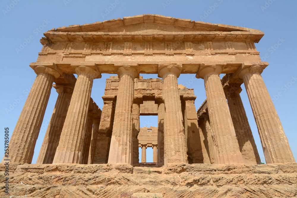 The valley of the temples of Agrigento is one of the most beautiful places in the world as regards the myth of ancient Greece.