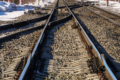 Foto Leveling joint and arrow on the railway track