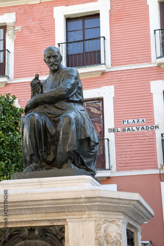 Montanes Statue (1923), Salvador Square, Seville
