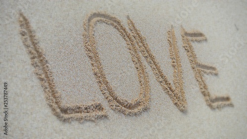 Love (Sand / Sandstarand)