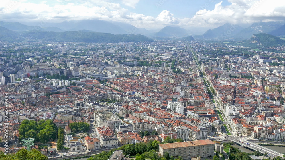 6466_The_beauty_of_the_city_of_Grenoble_on_a_skyview.jpg