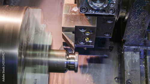7621_A_big_turning_machine_inside_a_big_machine.jpg