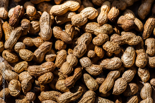 Full frame peanuts, detail