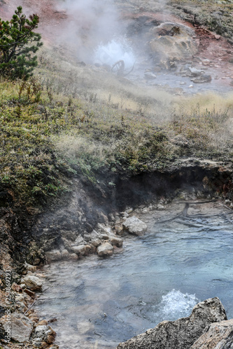 Steam from geothermal pools - Yellowstone National Pak