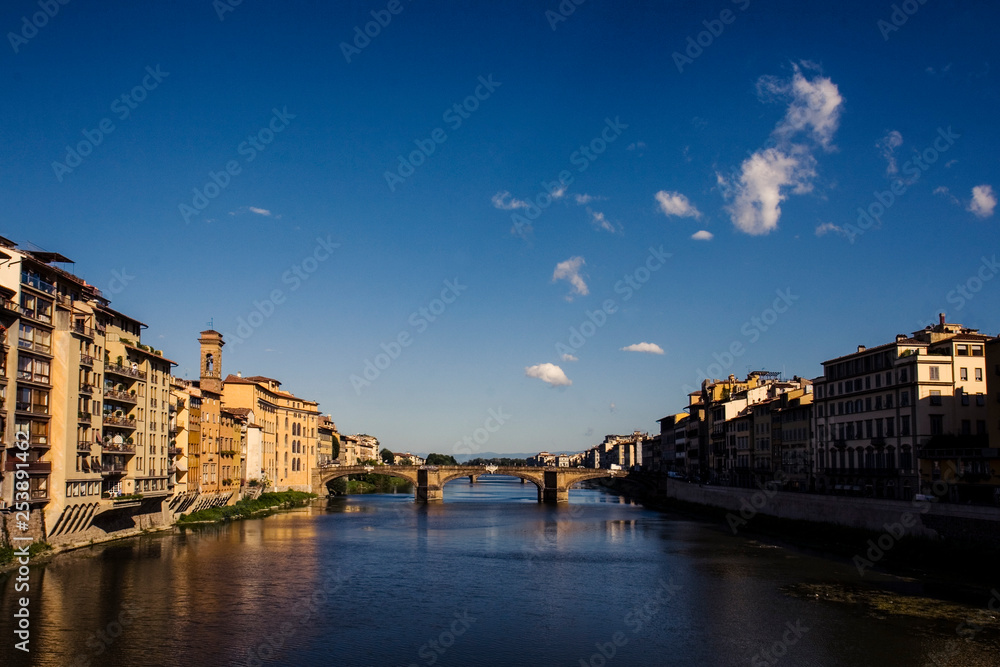 Ponte sobre o Rio Arno, Florença, Itália