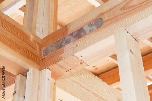 木造住宅　金具