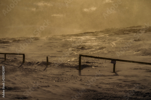 Fototapeta Naklejka Na Ścianę i Meble -  Bieszczady panorama zimą