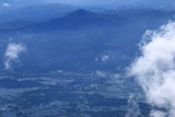 霊峰岩手山から　田園風景越しに姫神山を望む　　空と雲と光と…