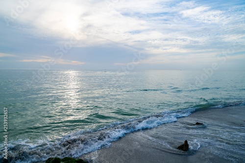 Beach in Florida on a cloudy day © Karyn