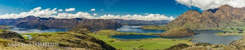 Skalista góra i Diamentowy jezioro w Mt Aspiruje parku narodowym, Wanaka, Nowa Zelandia