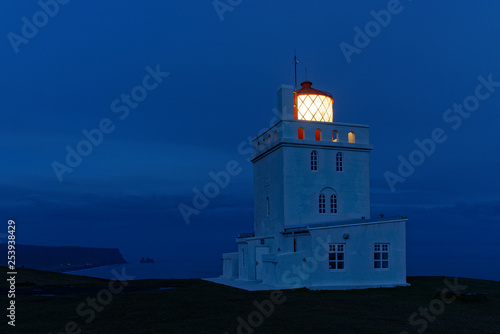 Leuchtturm Dyrhólaey bei Vik, Island © sailer