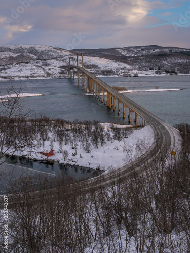 Crossing the Tjeldsund -   berquerung des Teldsund