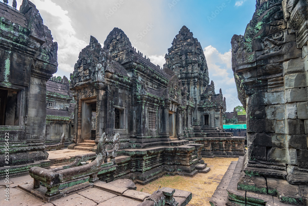 Naklejka premium Sanctuary and Mandapa Hall of Banteay Samre temple, Cambodia