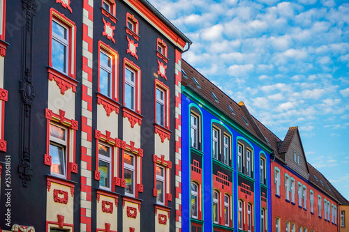 Foto Bunte Albaufassaden - Architektur nach Bruno Taut
