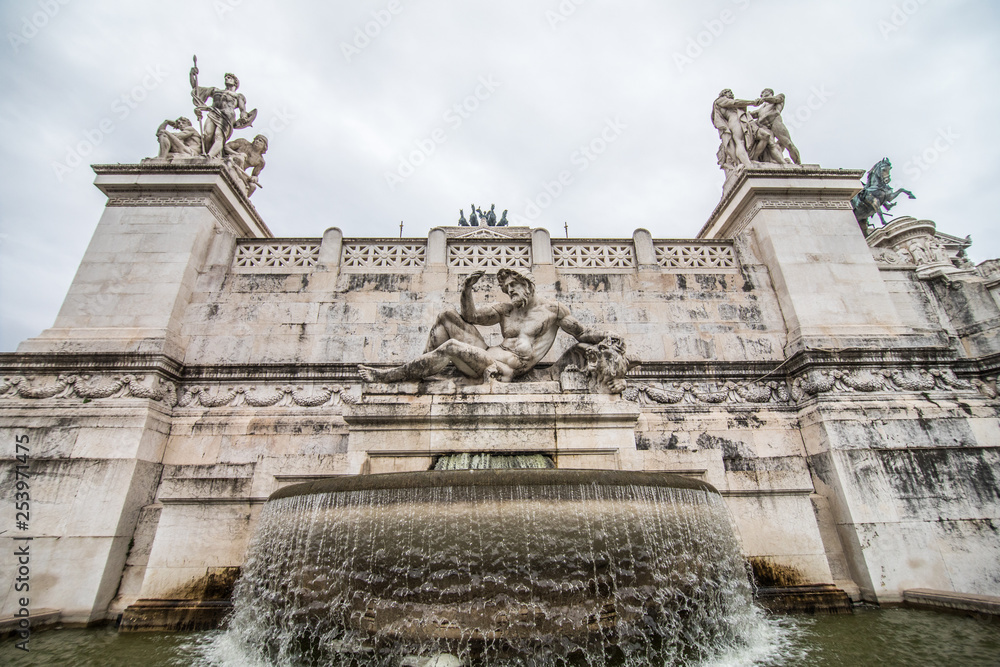 Fototapeta premium ROME, ITALY - November, 2018: Altar of the Fatherland Altare della Patria known as the Monumento Nazionale a Vittorio Emanuele II in Rome Italy