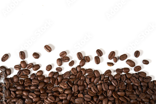 Porozrzucane ziarna kawy © piotrszczepanek