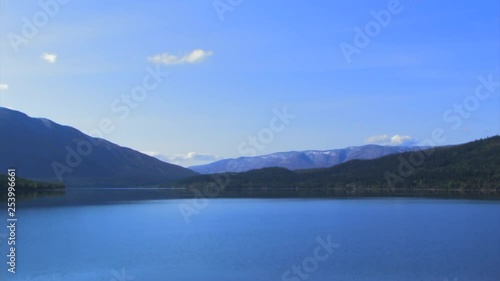 Wallpaper Mural Panning showing the coast, full of vegetation and with beautiful mountains in the background Torontodigital.ca