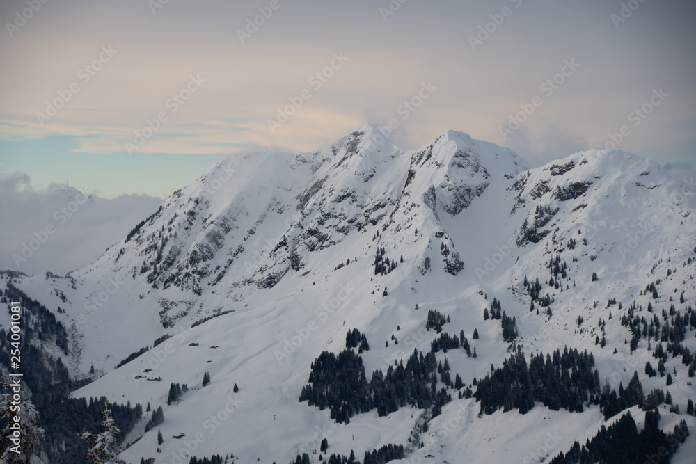 Obraz premium The mountains in sunset