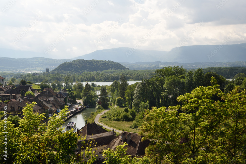 Obraz premium panorama fleuve montagne