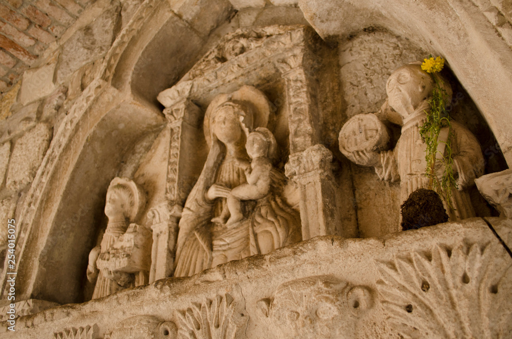 bas-relief in The Kotor