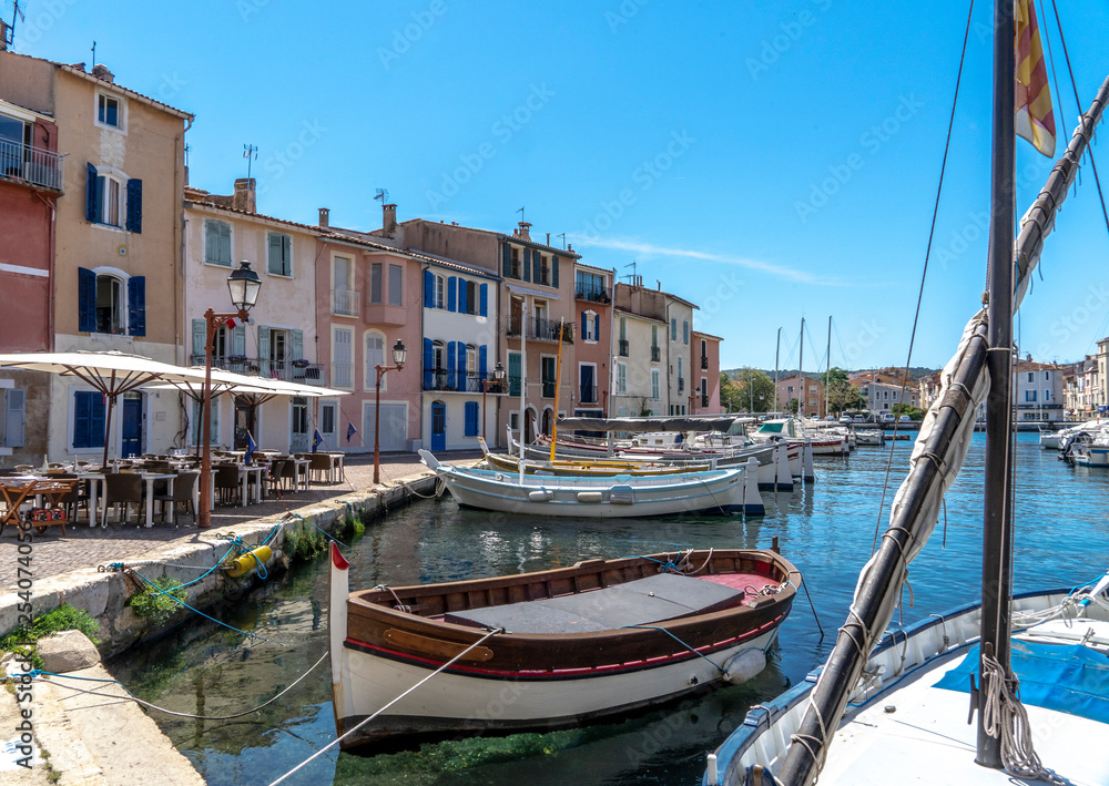 martigues canals with their boats and their old houses