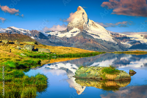 Canvas Print Morning view with Matterhorn peak and Stellisee lake, Valais, Switzerland