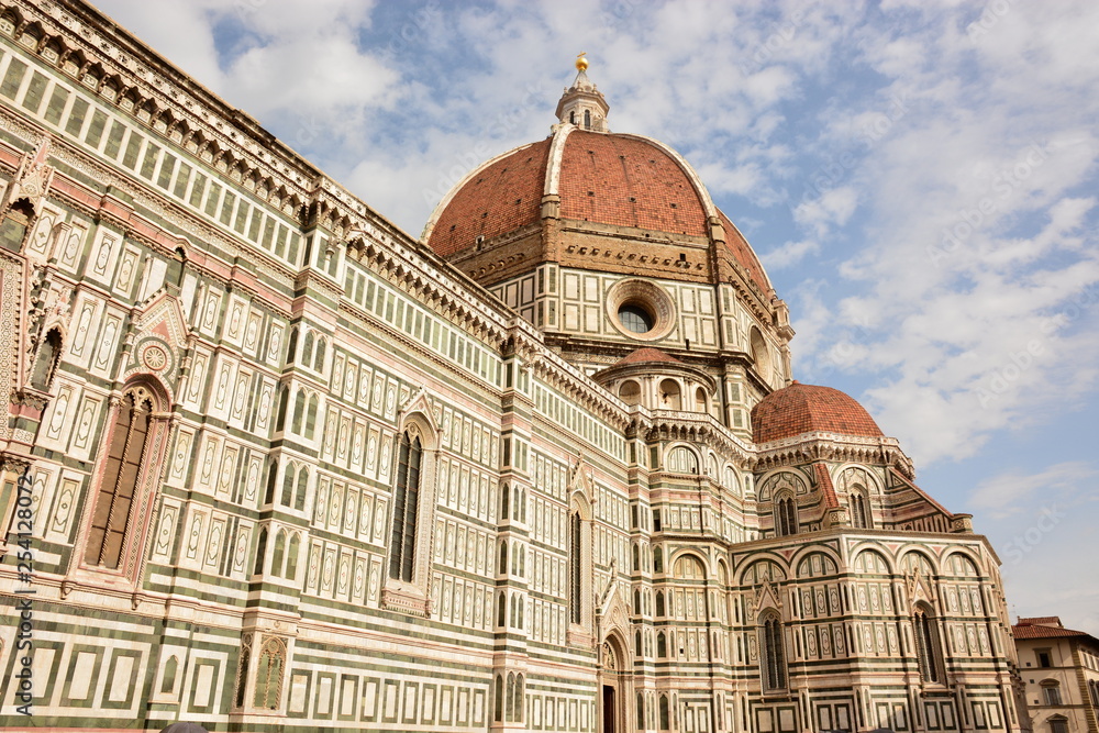 Italie, Toscane, Florence, dôme de la cathédrale Santa Maria del Fiore. Grâce à des innovations révolutionnaires Filippo Brunelleschi parvint à construire une coupole de 42 mètres de diamètre.  
