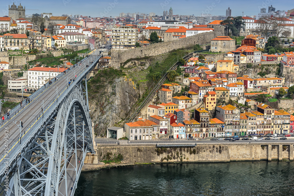Dom Luis bridge on the Douro river in Porto