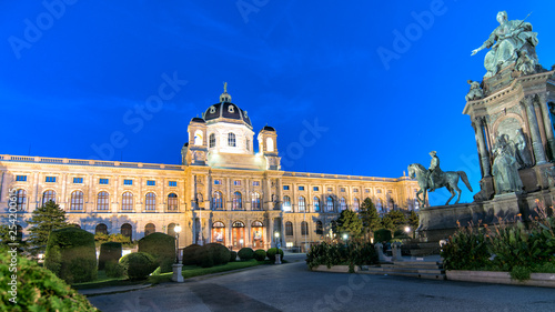 Photography Vienna, Austria: night view Of the Museum of art history in Vienna