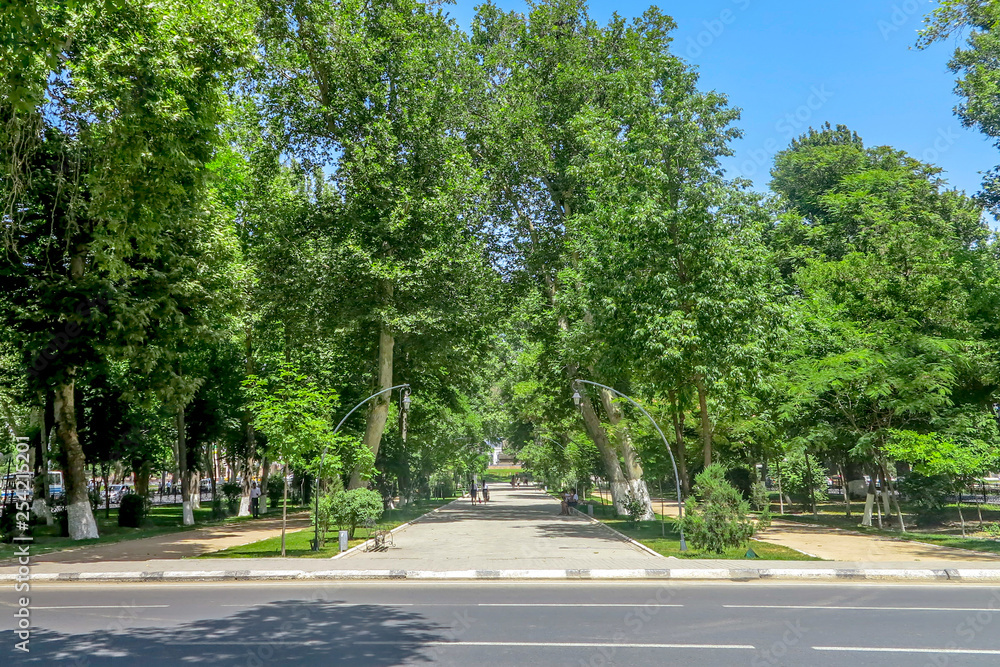 Samarkand University Boulevard Park 05